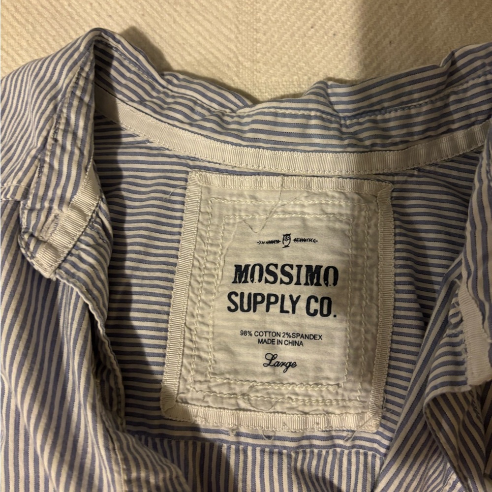 Button up - Picture 2 of 3